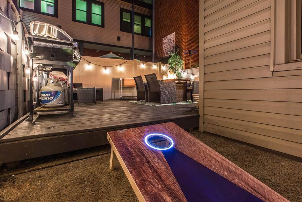 King Bed / Free Parking / Bbq / Fire Pit / Arcade Casa de férias Pittsburgh