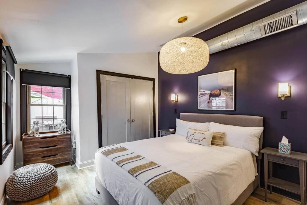 Casa de férias King Bed / Free Parking / Bbq / Fire Pit / Arcade *