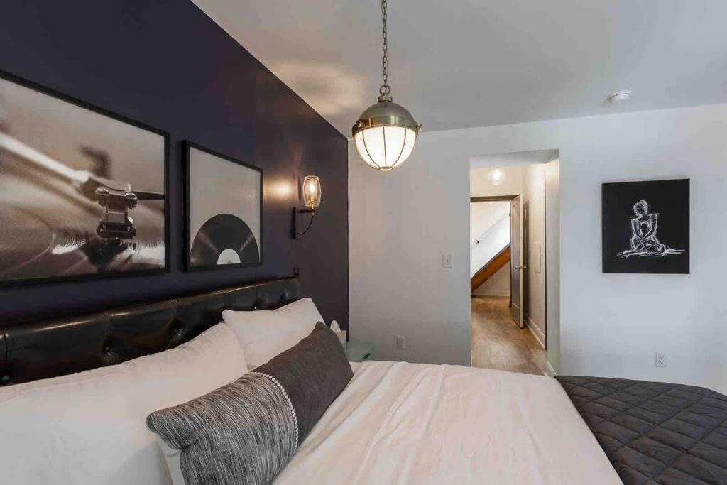 King Bed / Free Parking / Bbq / Fire Pit / Arcade *